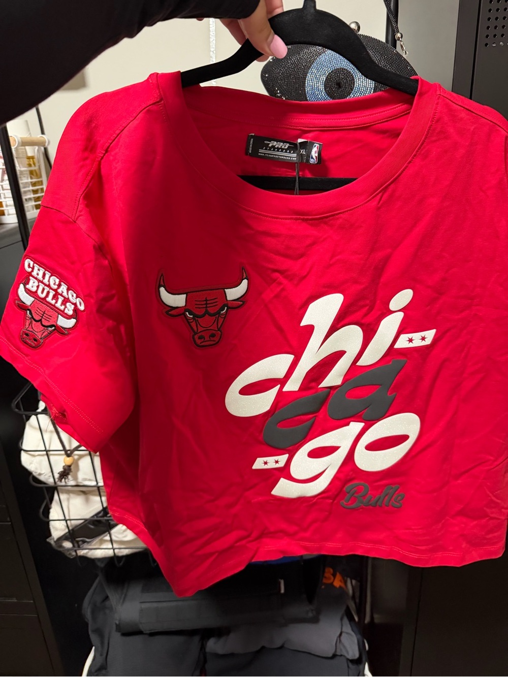 Crop top chicago bulls -Red Graphic Tee NWT